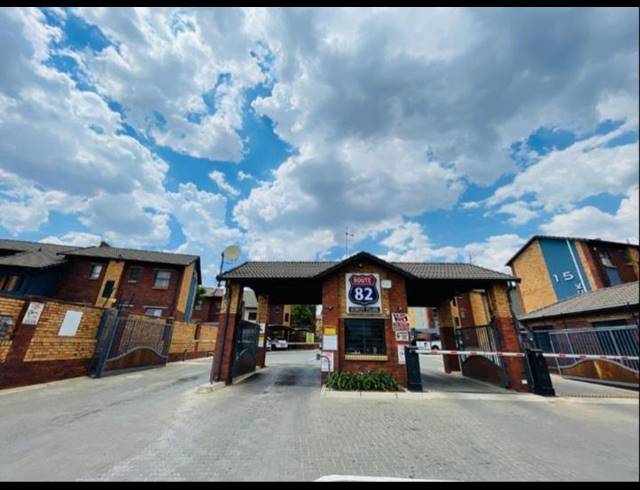 2 BEDROOM APARTMENT FOR SALE IN OLIFANTSVLEI